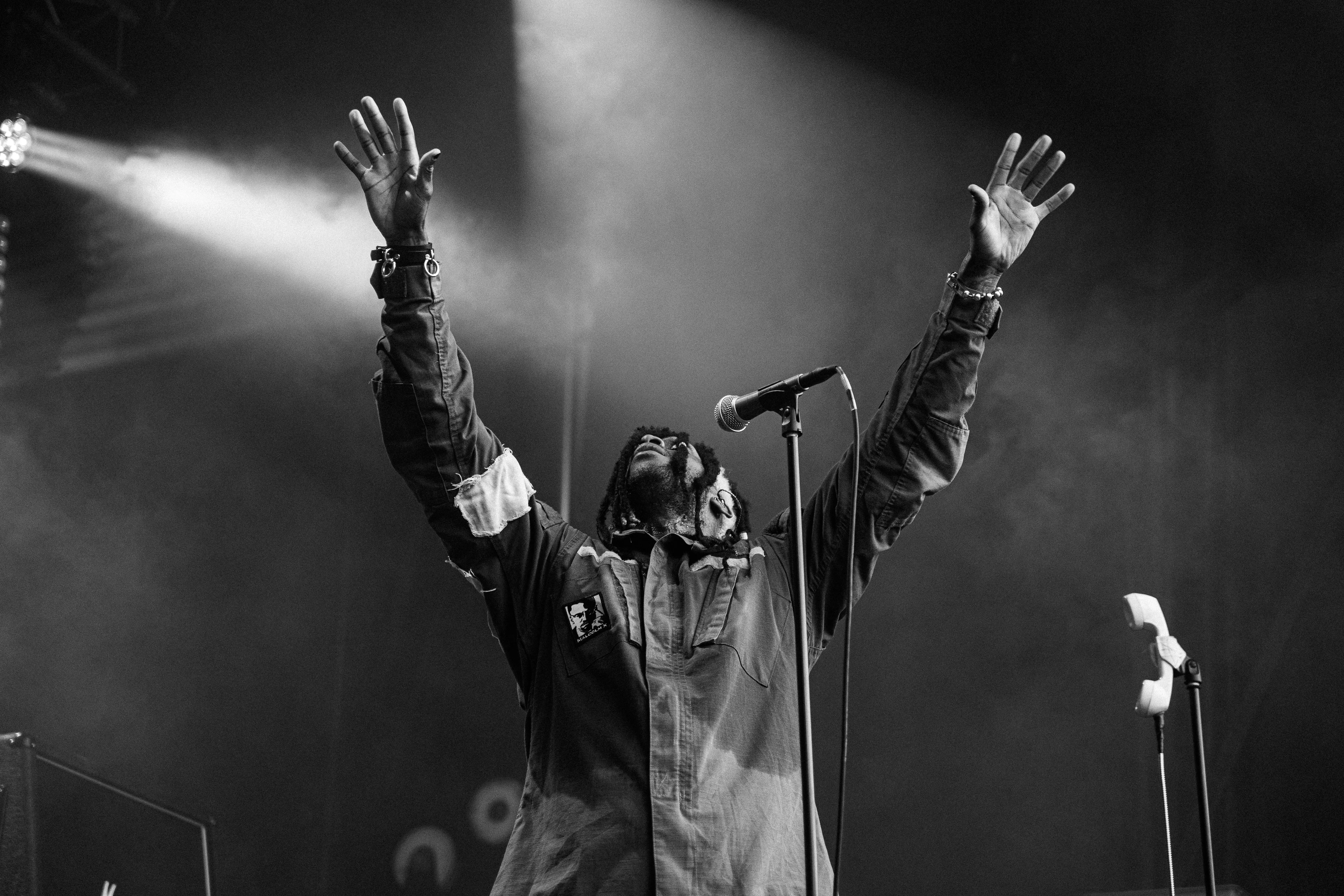Photographie du groupe Ho99o9 lors du concert à l'Abyss Festival.
